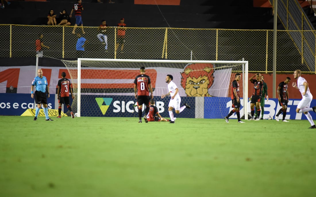 Jornal Correio Vitória perde em casa para o Bragantino e segue no Z4