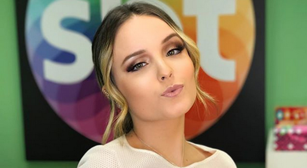 Jornal Correio Larissa Manoela comemora 13 milhões de seguidores