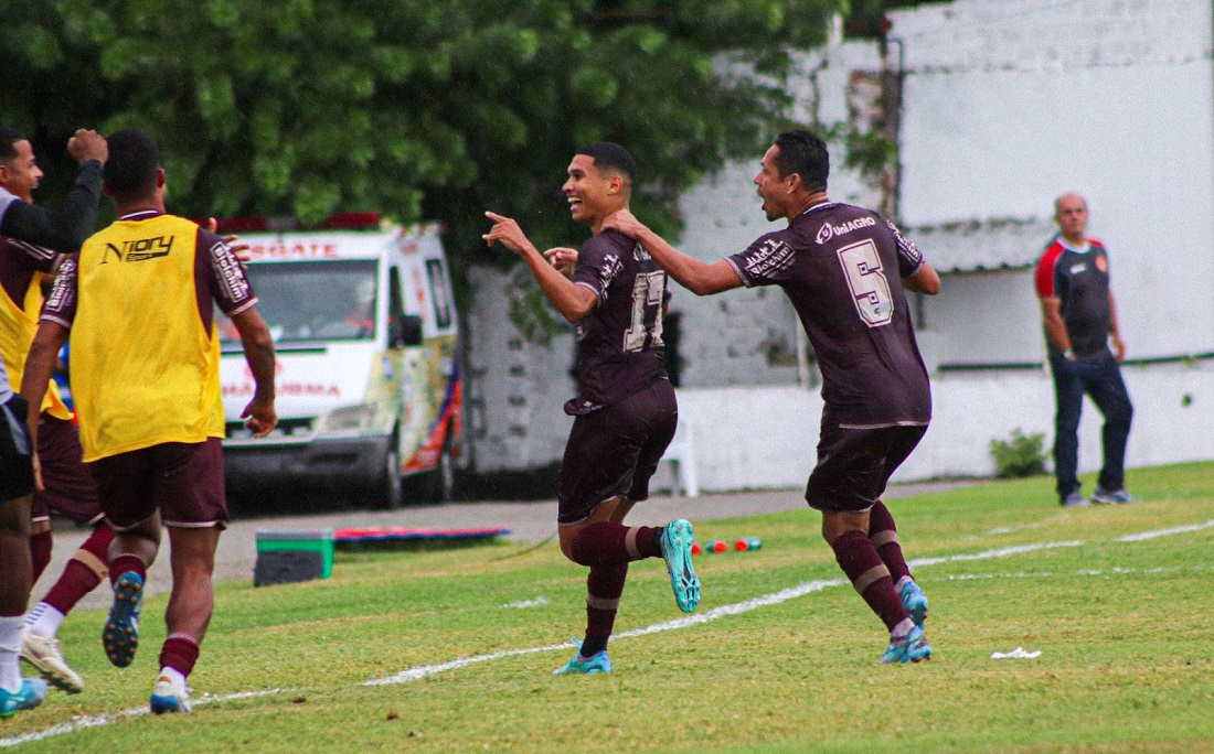 Jornal Correio Jacuipense Vence Juazeirense Por 3x0 E Pega O Bahia Na