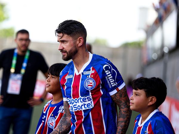 Jornal Correio Ap S Marcar Segundo Gol No Baiano Everaldo Celebra