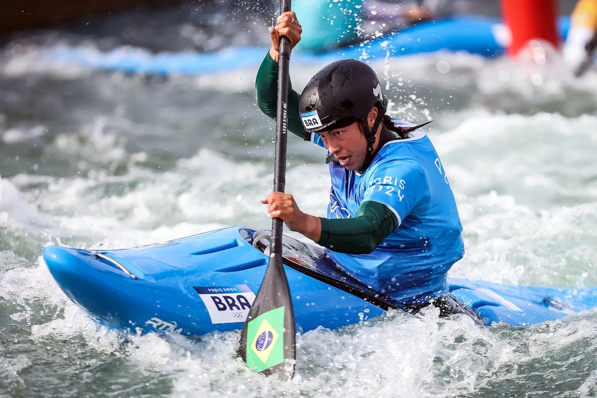 Jornal Correio Ana Sátila avança à semi do caiaque cross do canoagem