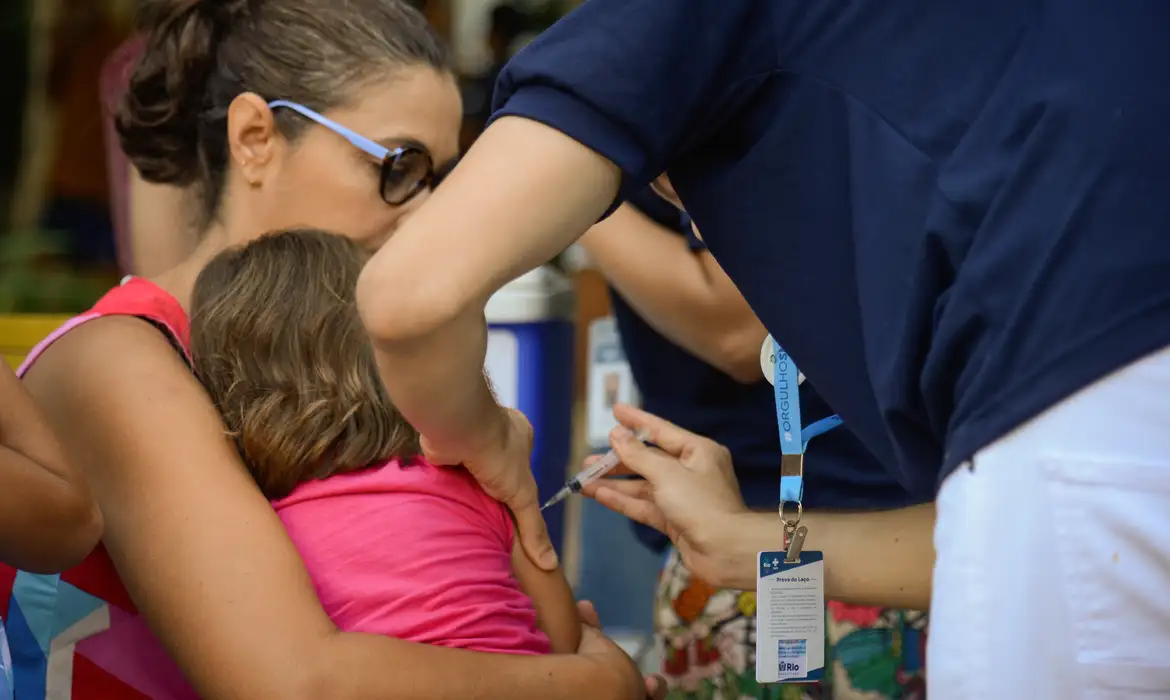 Jornal Correio Dia Nacional Da Vacina O Alerta Para Import Ncia De