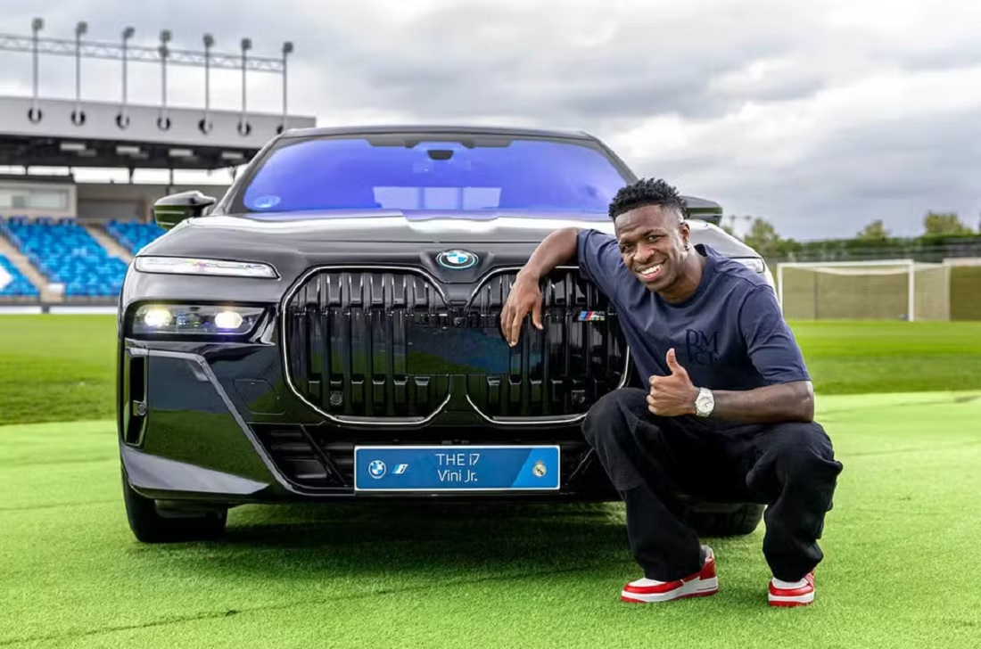 Jornal Correio Jogadores Do Real Madrid Ganham Carros De Luxo