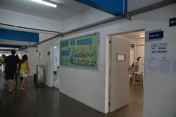 Colegio Sartre, Itaigara por Paula Fróes / CORREIO