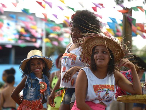 Grupos de toda a cidade participam de tradicional festival  por Paula Fróes 