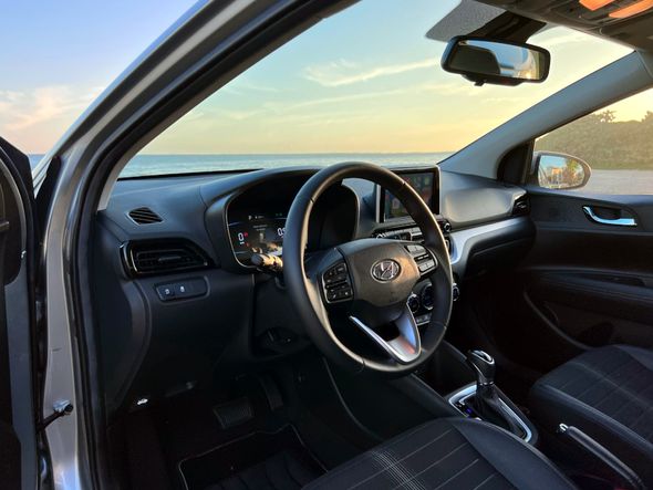 O acabamento interno utiliza bons materiais que são bem montados