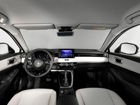 Todas as versões têm seis airbags e as turbo podem contar com acabamento claro
