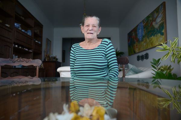 A aposentada Tereza Maria Nascimento Santos, 75, moradora do Oceania  por Paula Fróes
