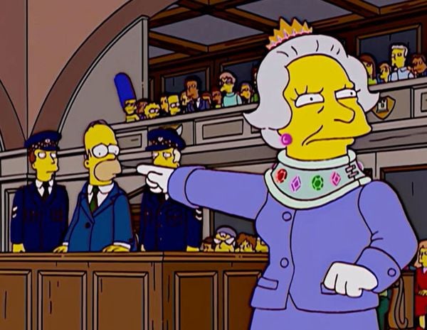 Os Simpsons teve a presença da rainha em diversos episódios por divulgação