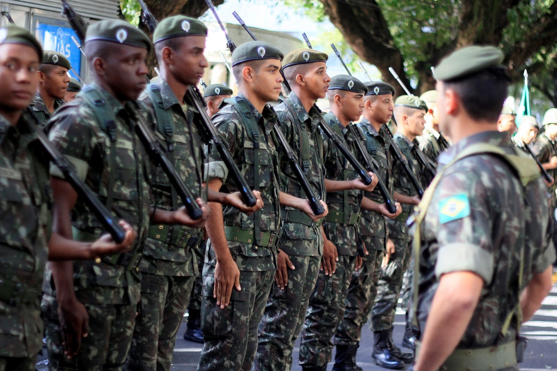 Concurso do Exército oferece vagas com salários de até R$ 8,2 mil; confira