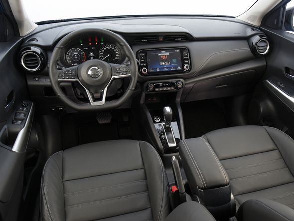  Todas as versões têm seis airbags e na topo de linha é possível escolher a cor do acabamento interno por Fotos: Nissan