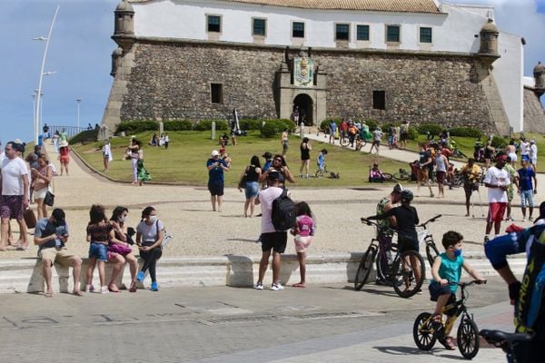 Calçadão da Barra também ficou cheio de visitantes e turistas