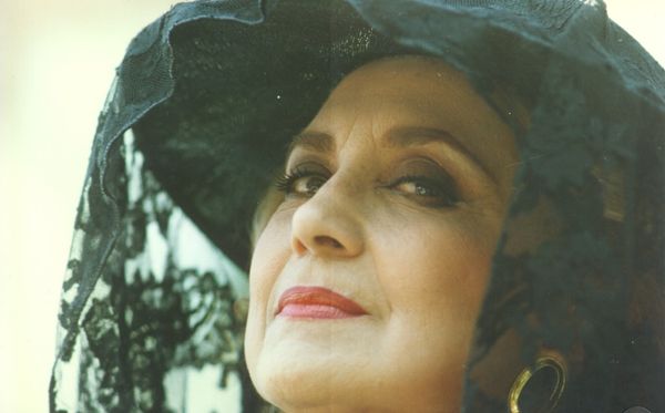 Eva Wilma como Maria Altiva, na novela A Indomada