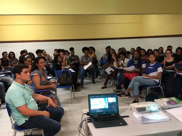 Cursinho funciona no colégio Imeja, na Boca do Rio, e atende 79 alunos em situação de vulnerabilidade social por Foto: Divulgação