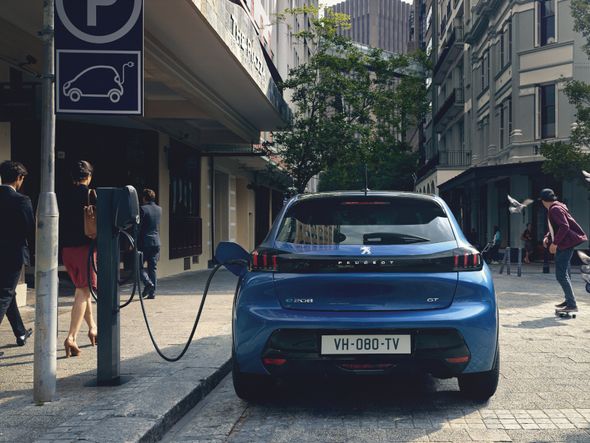 Haverá uma opção elétrica que vai render 136 cv por Fotos: Peugeot