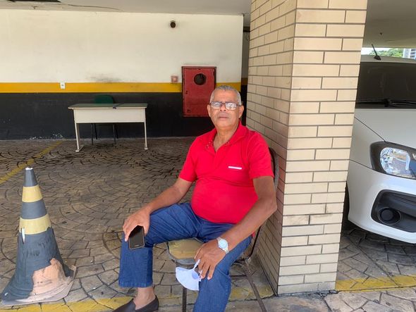 Taxista Agostinho dos Santos reclama da demora em resolver impasse do Centro de Convenções por Marcela Villar/CORREIO