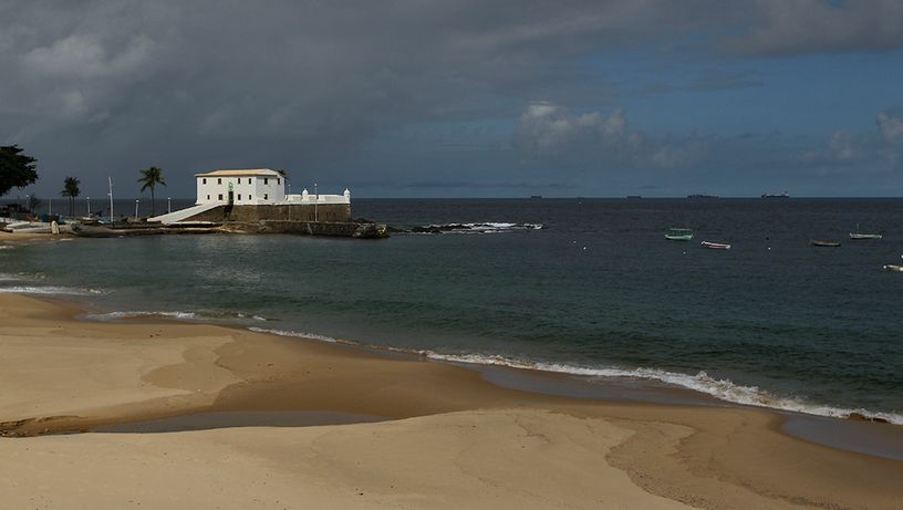 Imagem - Mulher é presa traficando droga no Porto da Barra