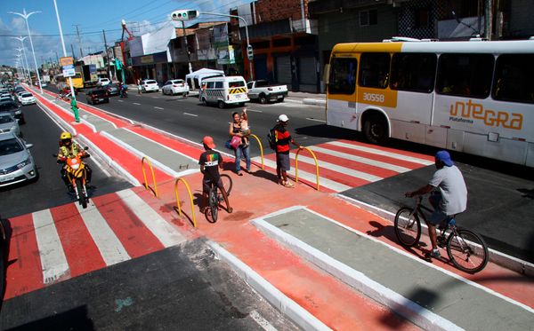 Avenida Afrânio Peixoto, a Suburbana