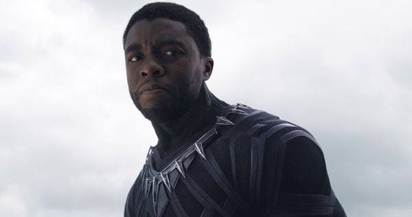 Chadwick Boseman em cena de 'Pantera Negra'