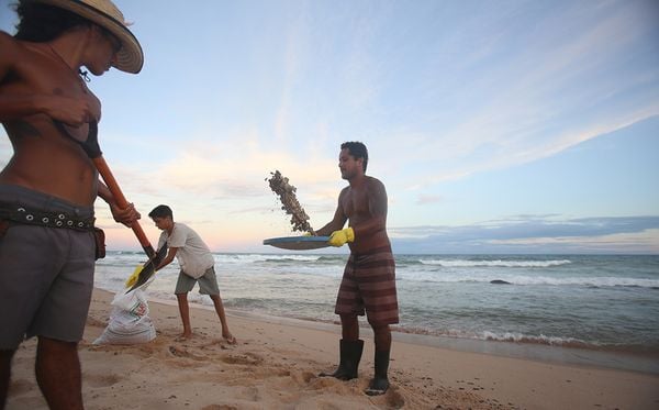 Uma das principais praias de Camaçari, Arembepe é uma excelente opção para quem procura sossego e comida de boa qualidade por Tiago Caldas/CORREIO