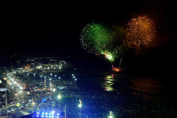 Foram 28 toneladas de artefatos pirotécnicos apenas na Boca do Rio por Valter Pontes/Secom