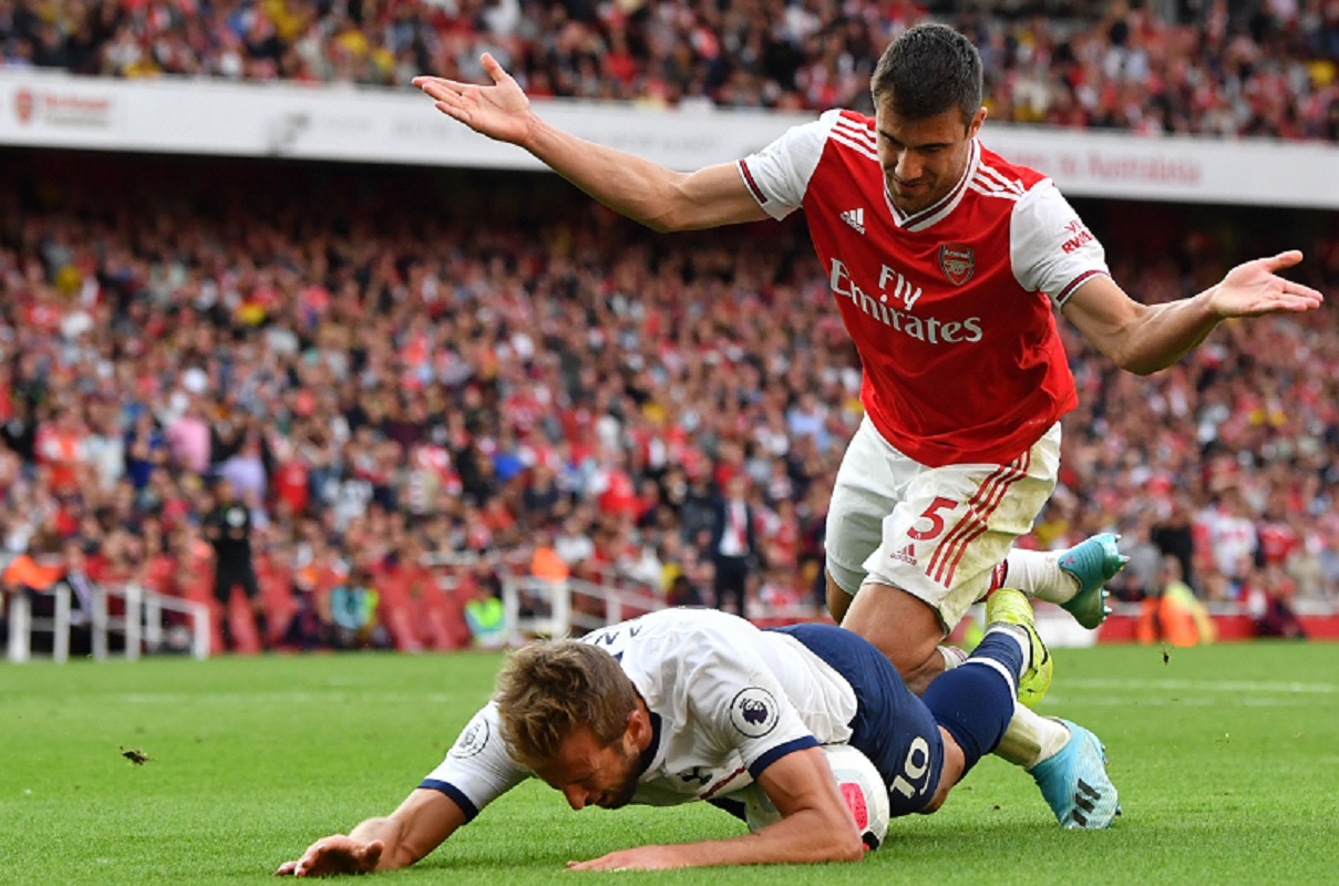 Tottenham busca empate duas vezes em clássico contra o Arsenal pelo Inglês