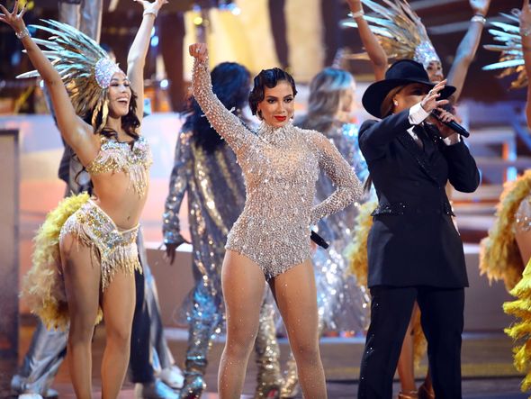 Anitta faz número musical no Grammy Latino ao lado de Olga Tanon e Milly Quezada. Apresentação marca a celebração de 20 anos do prêmio musical por Rich Fury/Getty Images/AFP