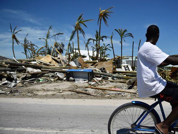 Destruição nas Bahamas por AFP