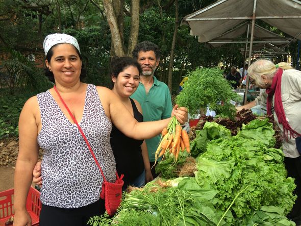 Família Gomes mantem produção de alimentos orgânicos há três gerações. por (Foto: Georgina Maynart)