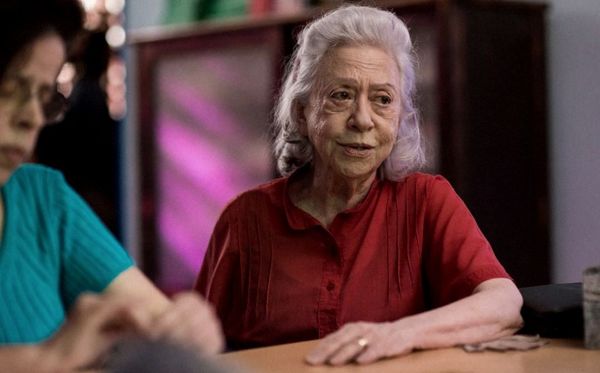 Fernanda Montenegro faz uma participação especial no filme por Divulgação