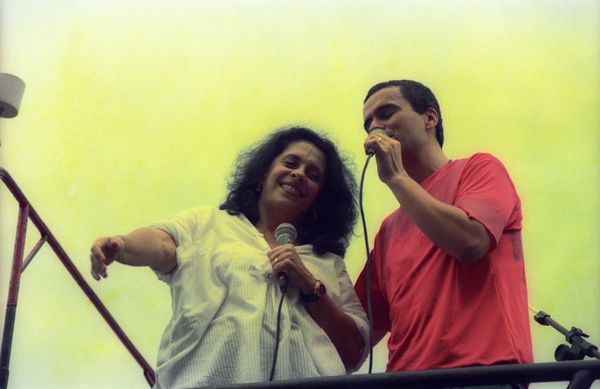 Gal e Ricardo Chaves em 2000 por Haroldo Abrantes/Arquivo CORREIO