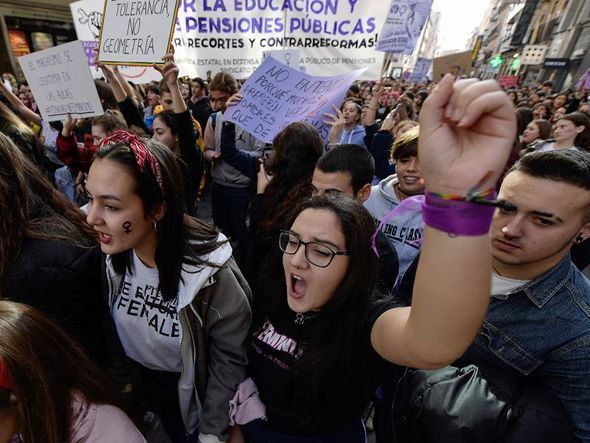 Manifestação contra o machismo e sexismo nas salas de aula, durante o dia de greve dos estudantes em Madri.  por OSCAR DEL POZO / AFP