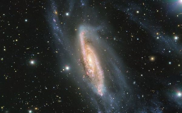 Imagem do Observatório Europeu do Sul mostra a galáxia espiral NGC 3981 capturada pelo telescópio FORS2. por EUROPEAN SOUTHERN OBSERVATORY/AFP