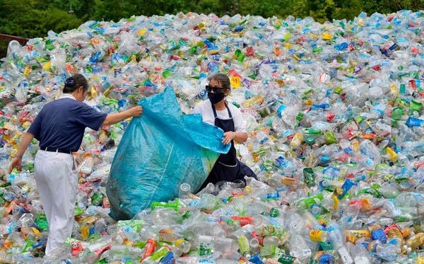 Apesar de sua reputação ecológica, vidro também tem riscos por CHRIS STOWERS/AFP