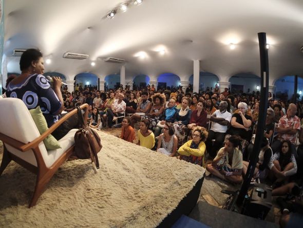 Público lotou os 300 lugares do Claustro do Convento do Carmo por Foto: Paolo Paes/Divulgação