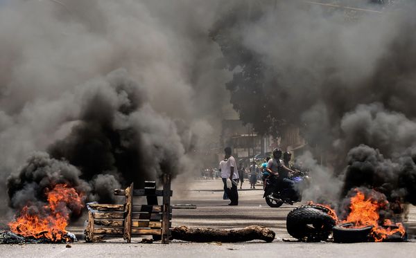 Protestos na Venezuela seguem com intensidade na capital Caracas por Ronaldo Schemidt/ AFP