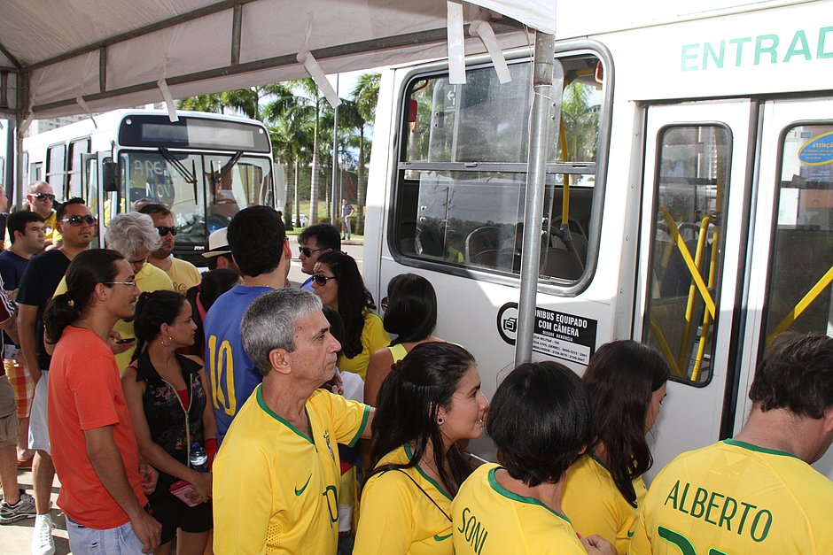 Manaus terá frota de ônibus reforçada em dias de jogos do Brasil