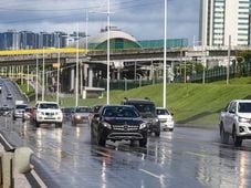 Imagem - Homem é preso após tentar sequestrar motociclista de aplicativo na Av. Paralela