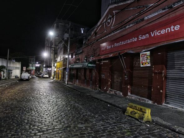 Alguns bares e restaurantes do bairro 2 de julho já não abriram nesta segunda (23) por Arisson Marinho/CORREIO