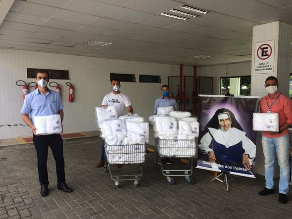 Entrega de 300 toalhas ao Hospital Santo Antônio