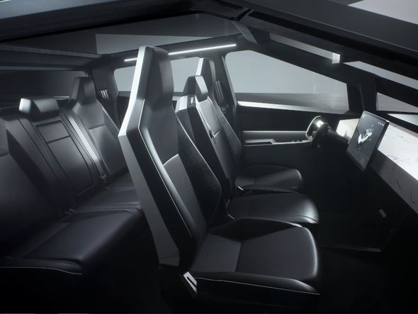 O interior segue as linhas adotadas em outros modelos da marca por Foto: Tesla