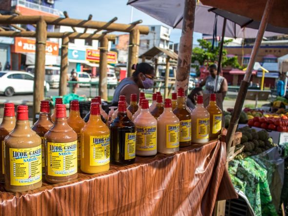 Procura por licor foi grande no bairro do Uruguai, em Salvador, no feriado dessa segunda por Foto: Nara Gentil/CORREIO
