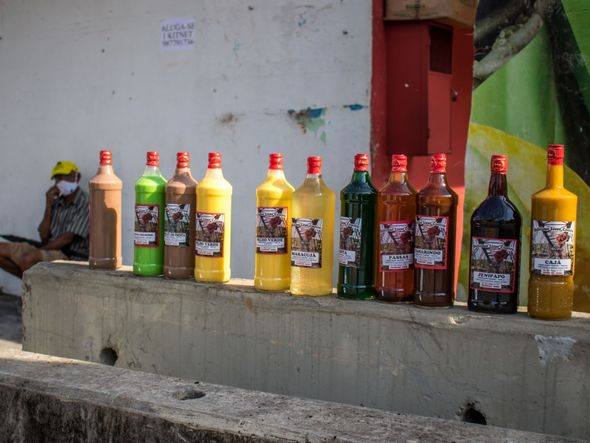 Procura por licor foi grande no bairro do Uruguai, em Salvador, no feriado dessa segunda por Foto: Nara Gentil/CORREIO