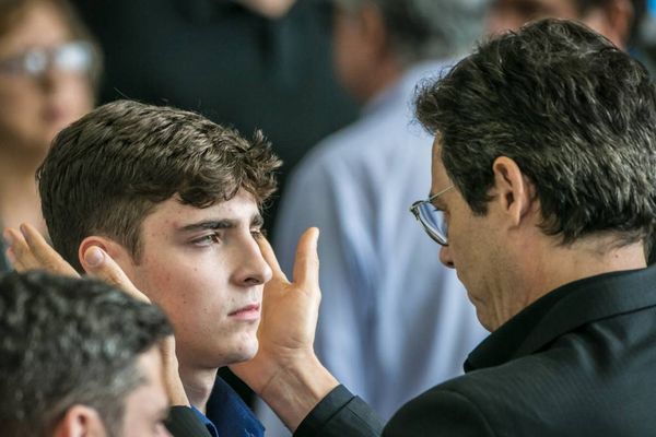 Portiolli e o filho de Gugu por Divulgação