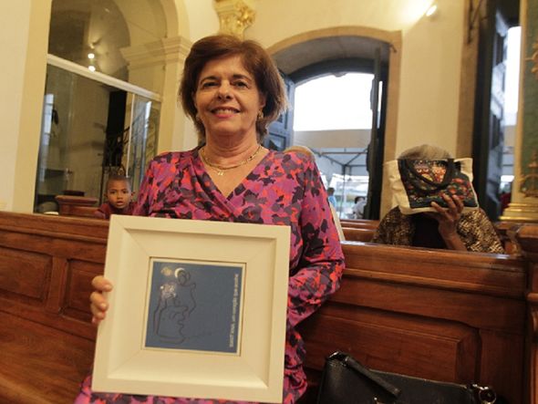 A devoção da aposentada Ana Lúcia Dias já dura 40 anos: 'ela salvou a vida do meu marido' por Foto: Arisson Marinho/ CORREIO