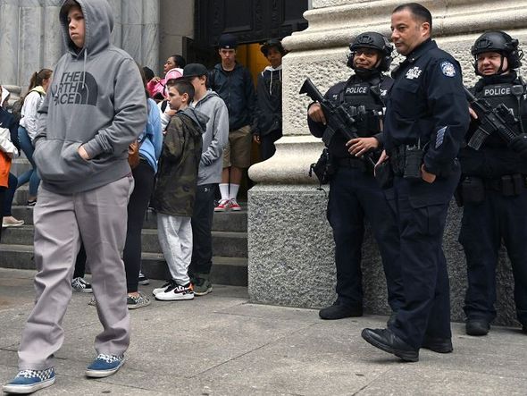 Catedral de São Patrício na 5ª Avenida, em Nova Iorque, onde esta manhã um homem foi preso depois de tentar entrar na igreja com cápsulas de gás. por TIMOTHY A. CLARY / AFP