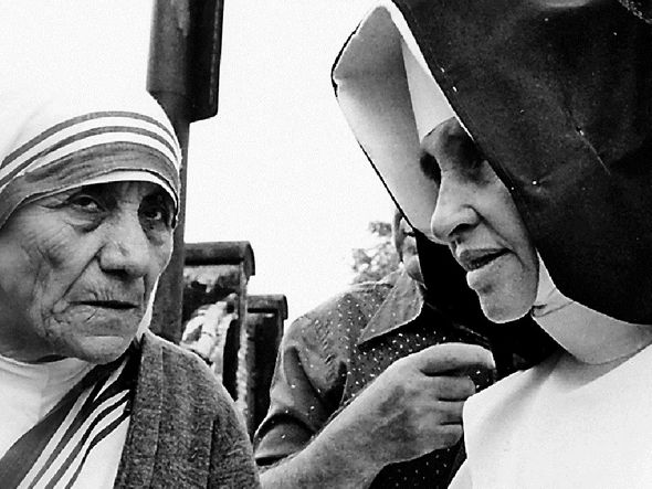 Em julho de 1979, Madre Teresa de Calcutá (1910-1997) esteve na capital baiana e conheceu Irmã Dulce por Osid