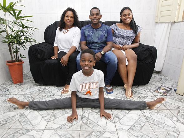 Família dá apoio ao menino de 10 anos por Arisson Marinho