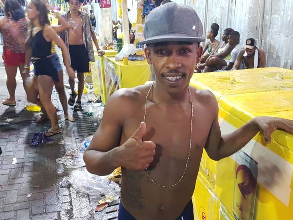 O vendedor ambulante Luiz Henrique disse que já está "ansioso para 2020" por Foto: Laura Fernandes/CORREIO