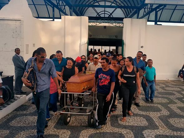 Sepultamento de Rita de Cássia, nesta segunda, no Campo Santo por Foto: Tailane Muniz/CORREIO